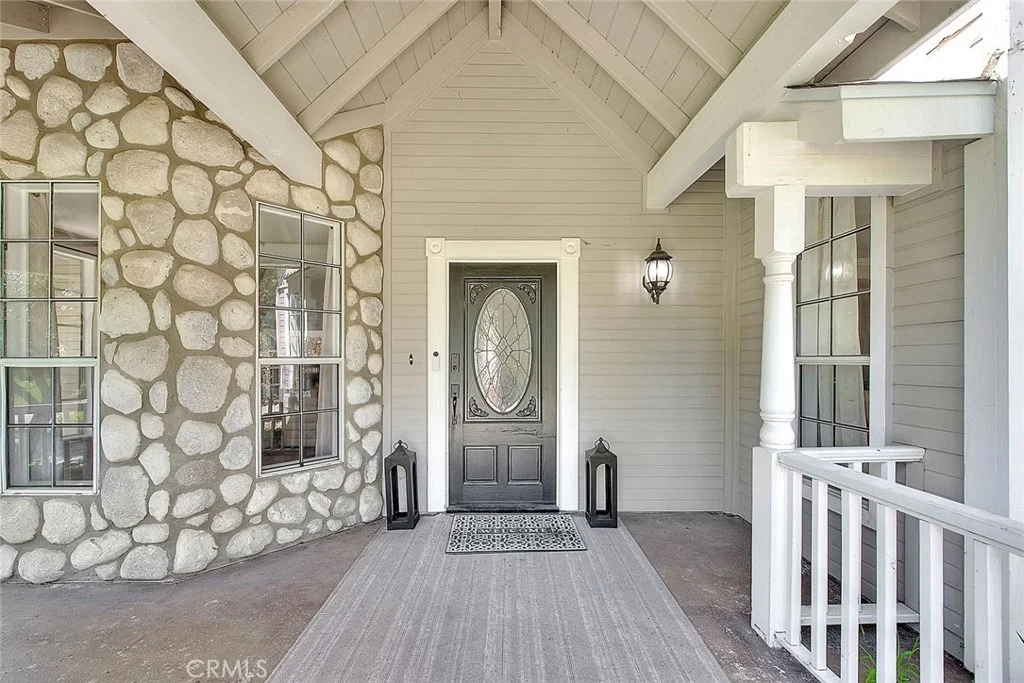 Photo of 750 Jericho