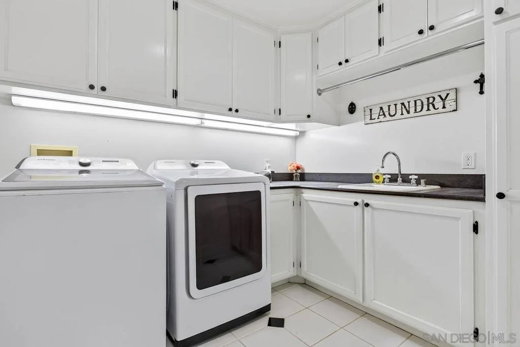Photo of 4823 Belvedere