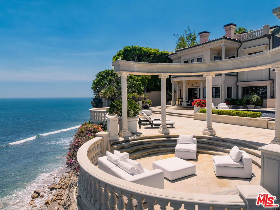 Photo of 28824 Cliffside Drive