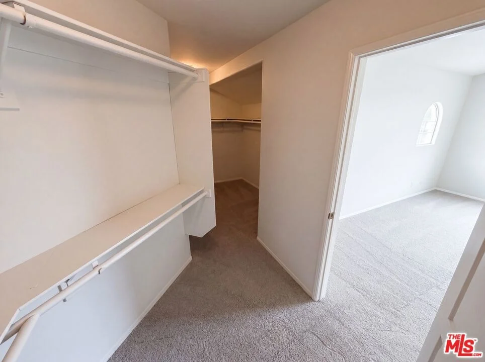 Photo of 1242 Heritage Way