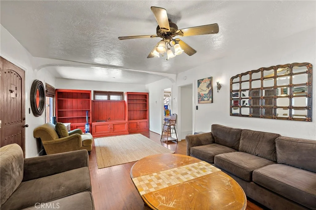 Photo of 102 Corona