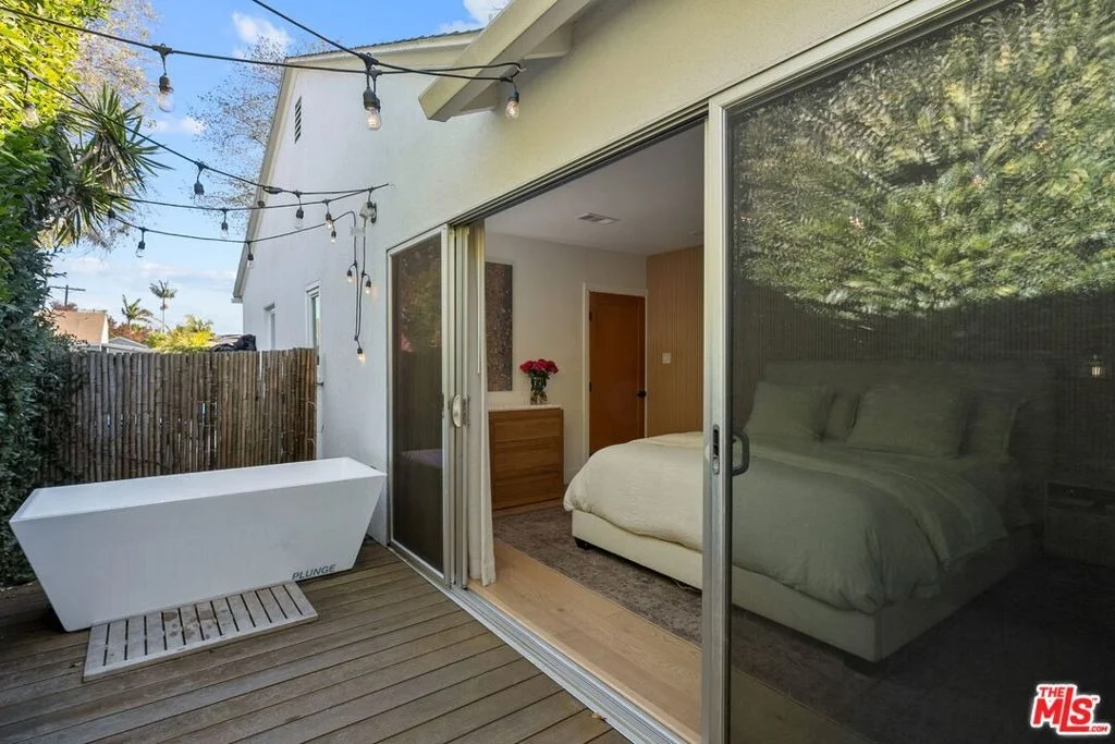 Photo of 1009 Vernon Avenue