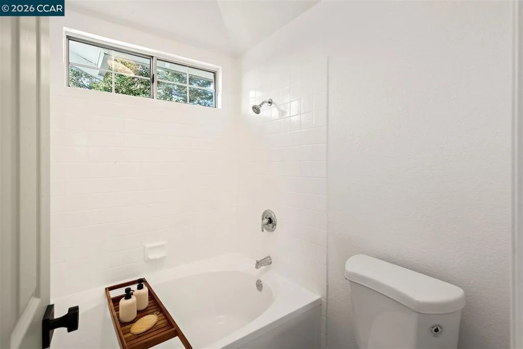 Photo of 1180 Amanda Cir