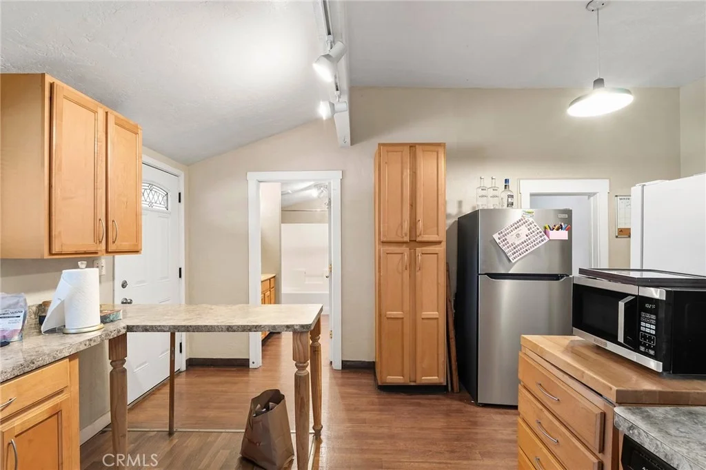 Photo of 414 W 6th Street