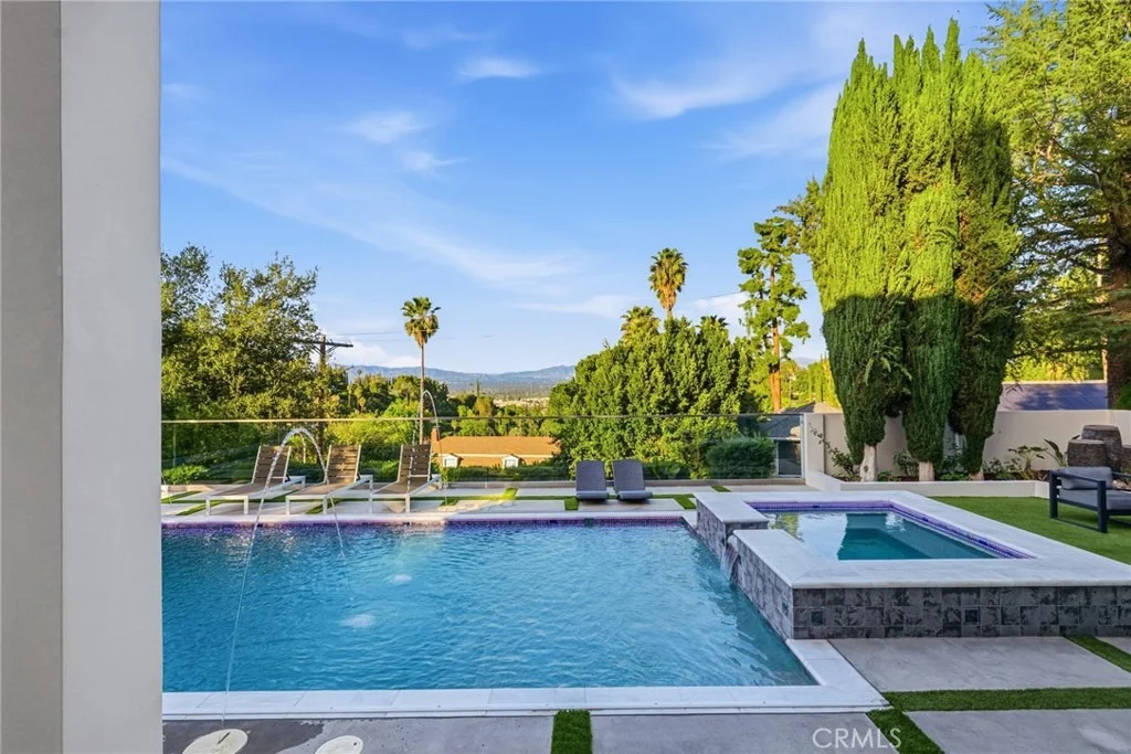 Photo of 4331 Alonzo