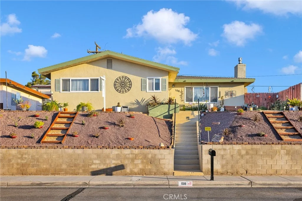 Photo of 108 W Desert View Drive