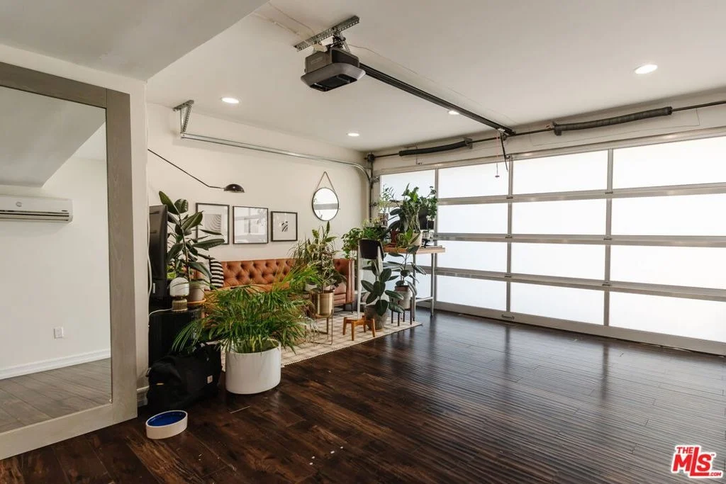 Photo of 3126 Oakcrest Drive