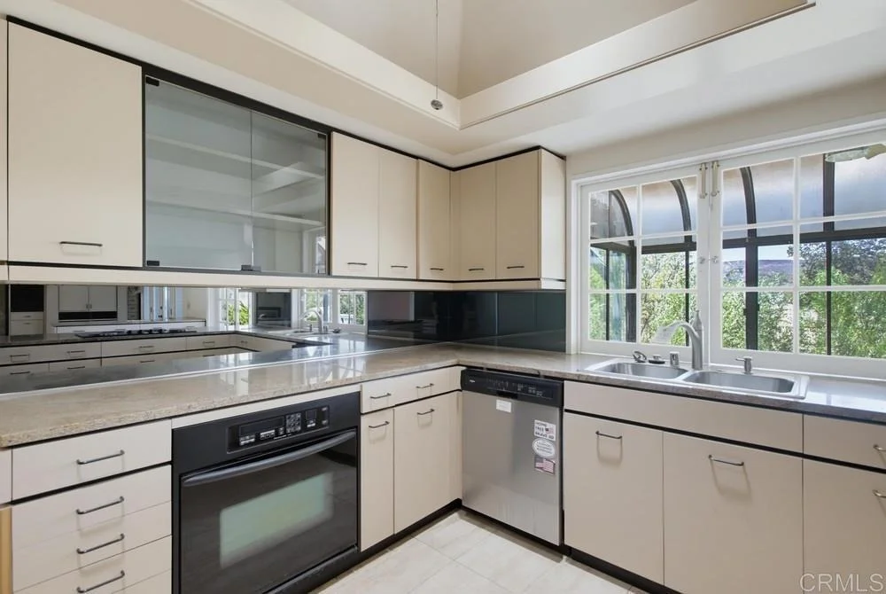 Photo of 31122 Old River Road