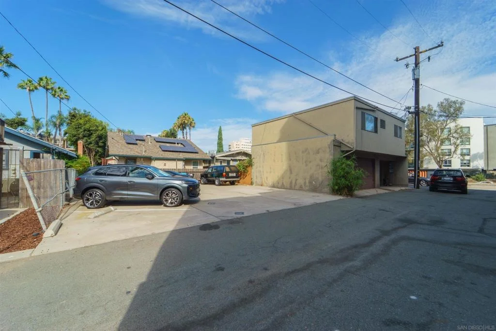 Photo of 3973 8th Ave