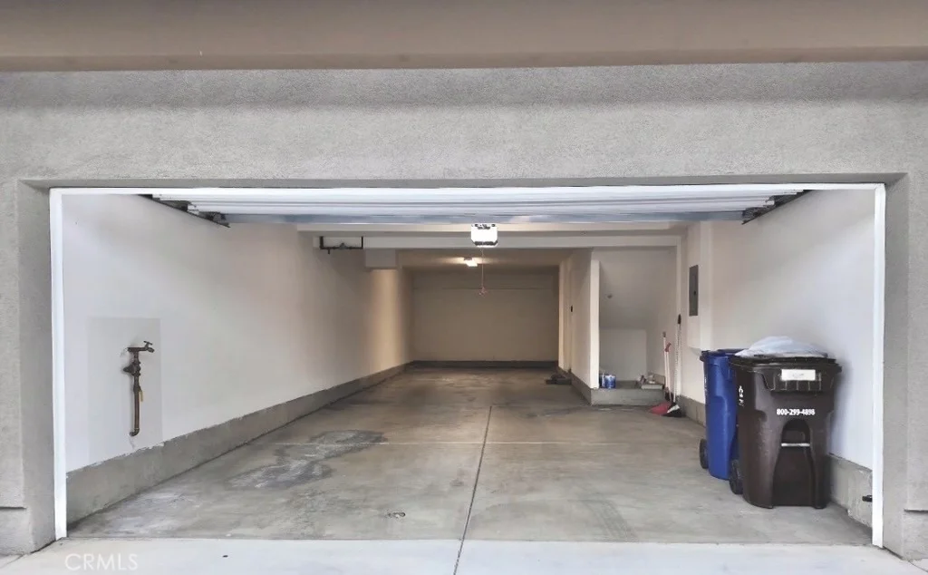 Photo of Unit 105 at 5550 Strand