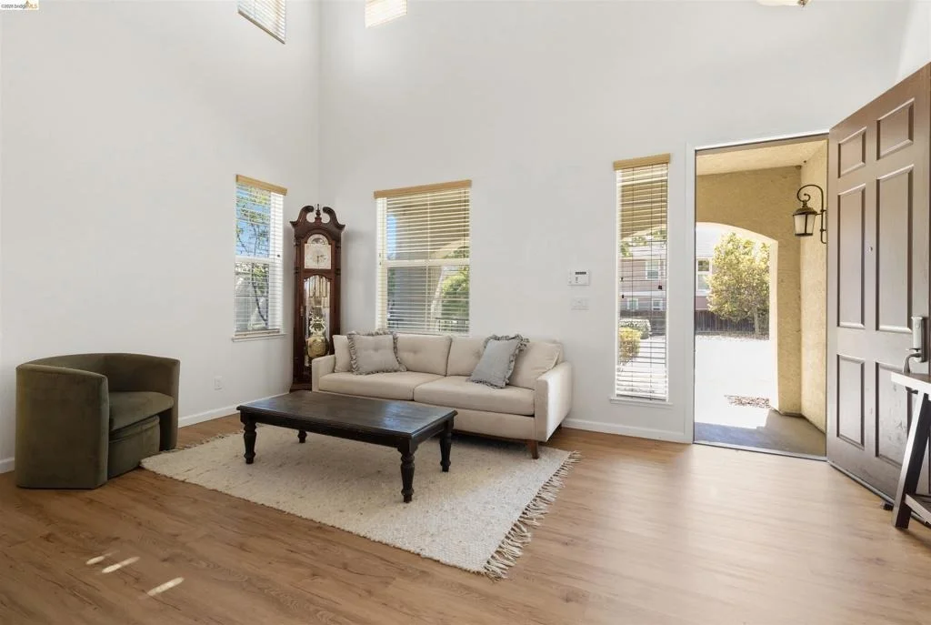 Photo of 9569 California Oak Cir