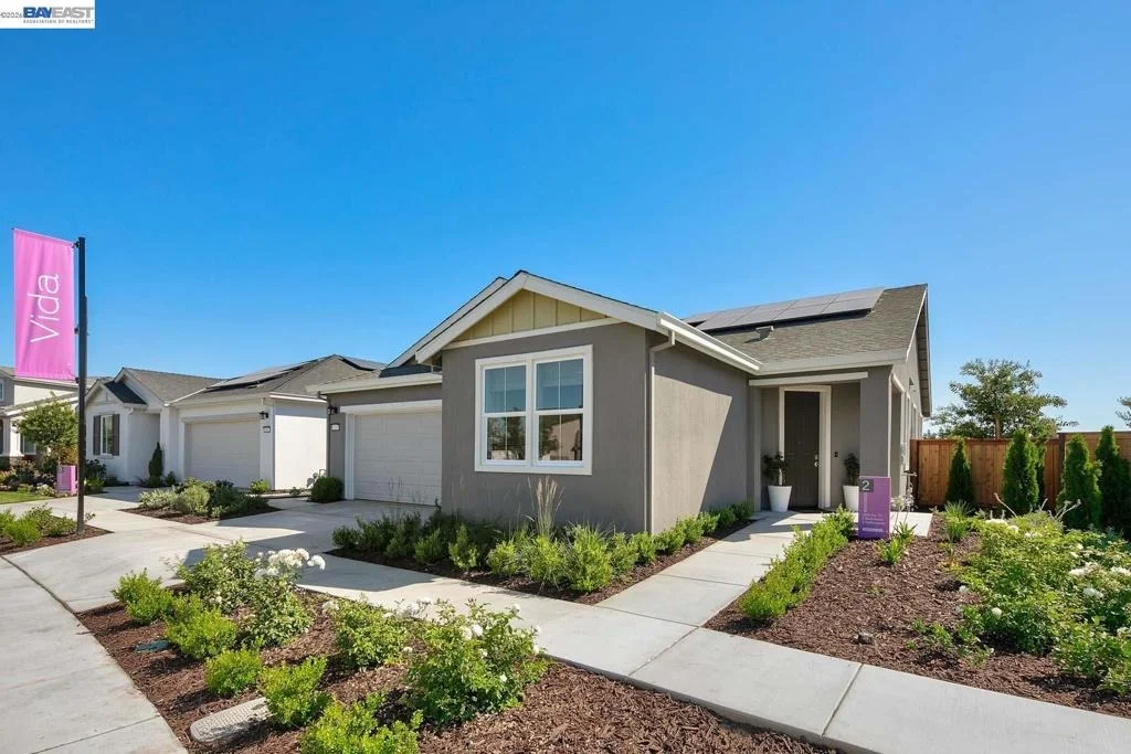 Photo of 1049 Briar Court