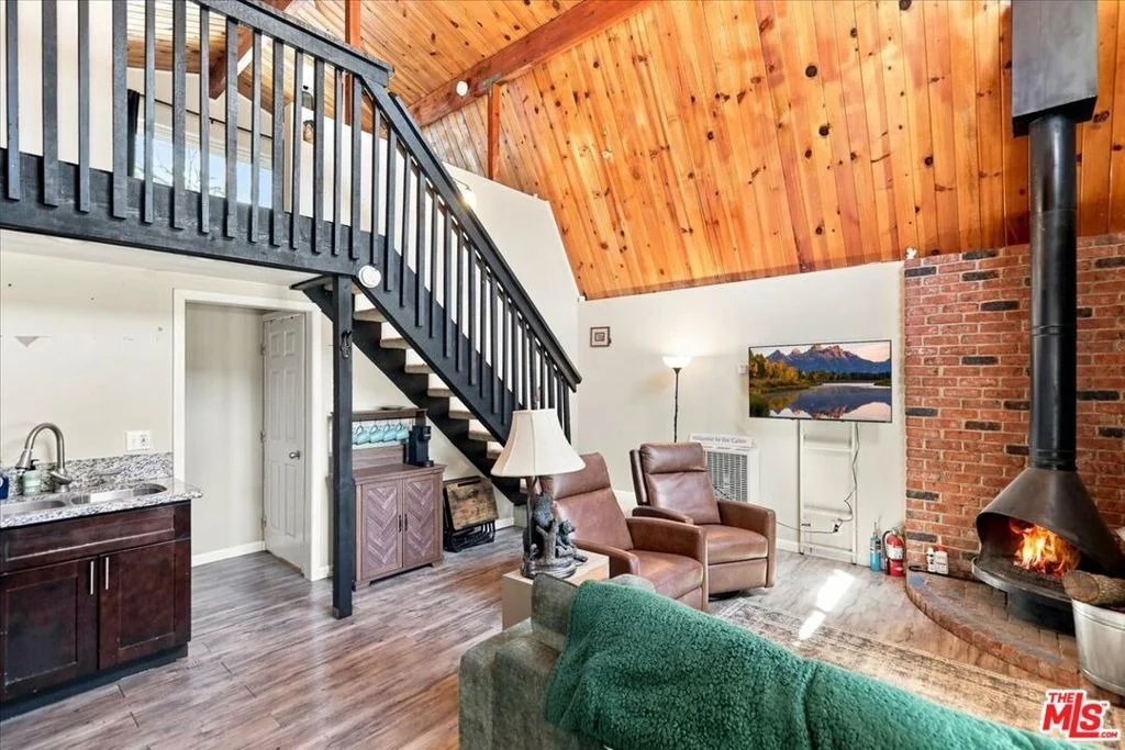 Photo of 550 Pine Lane