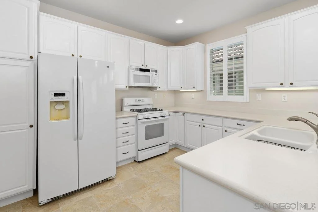 Photo of 977 Blackhawk Dr