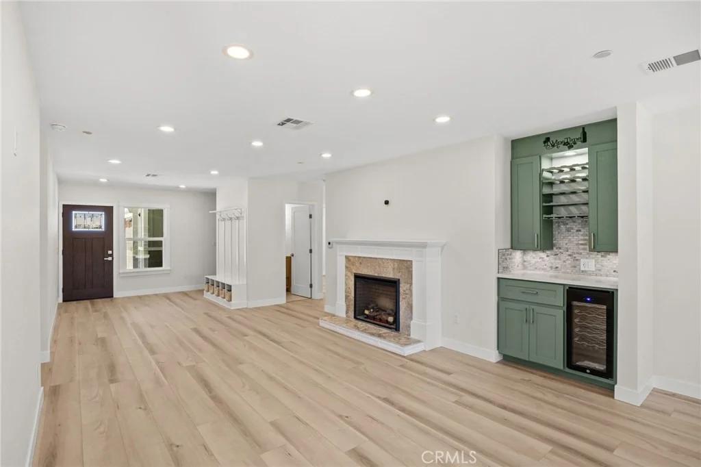 Photo of 4623 Center Avenue