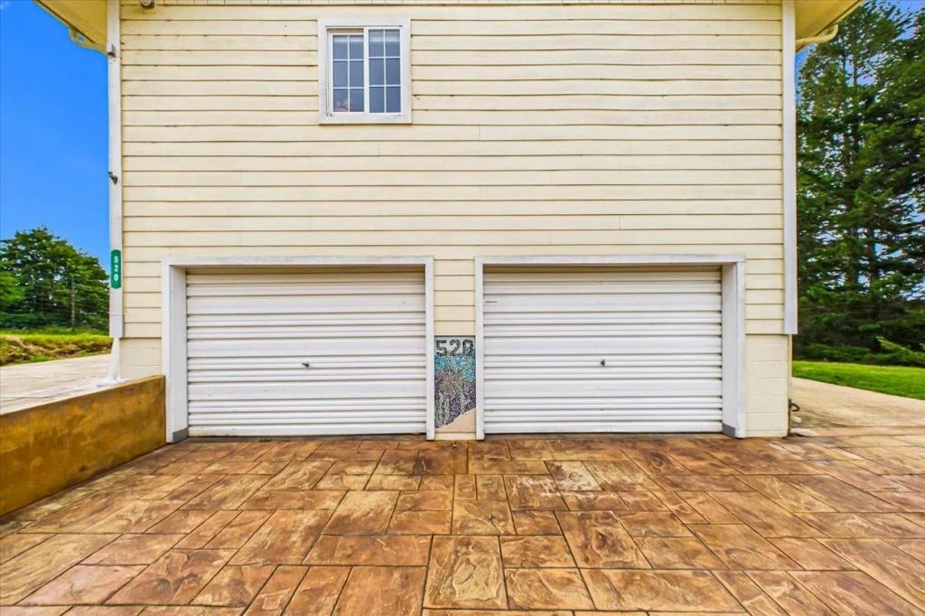 Photo of 520 Redwood Road