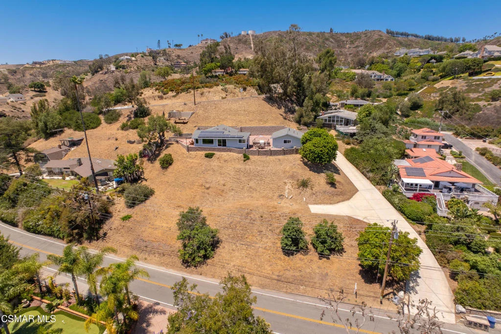 Photo of 315 N Loop Drive