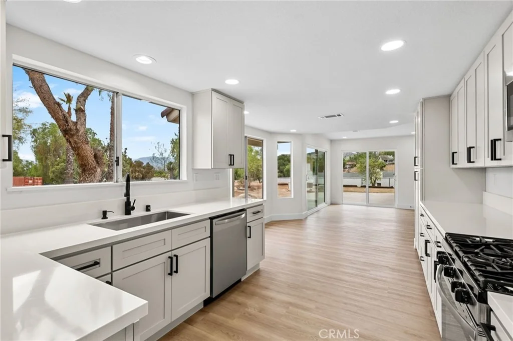 Photo of 10880 Valley Drive