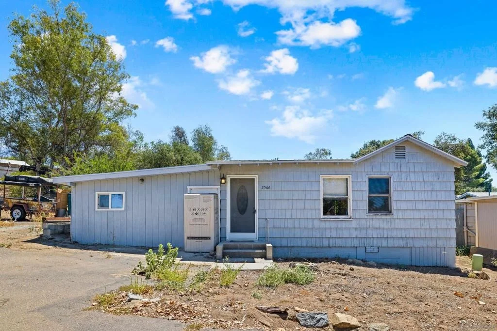 Photo of 2560 Alpine Blvd