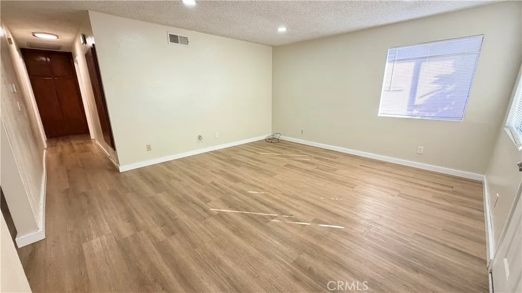 Photo of 5242 Linden Avenue
