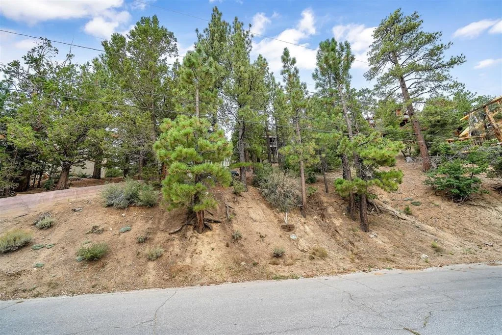 Photo of 865 Menlo Drive