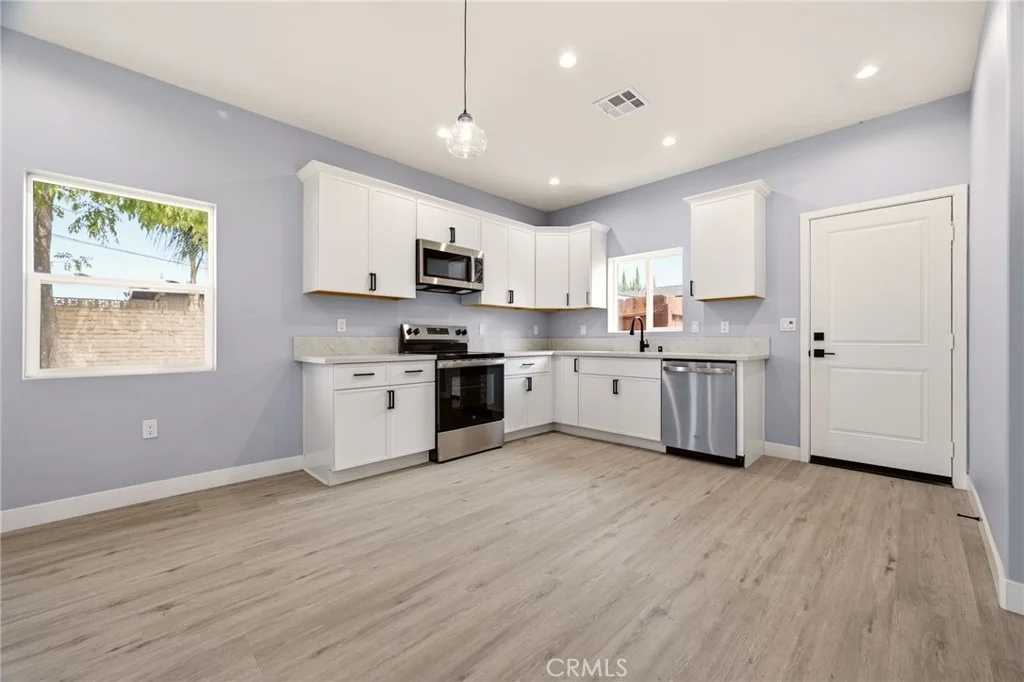 Photo of 1050 W Olive Street