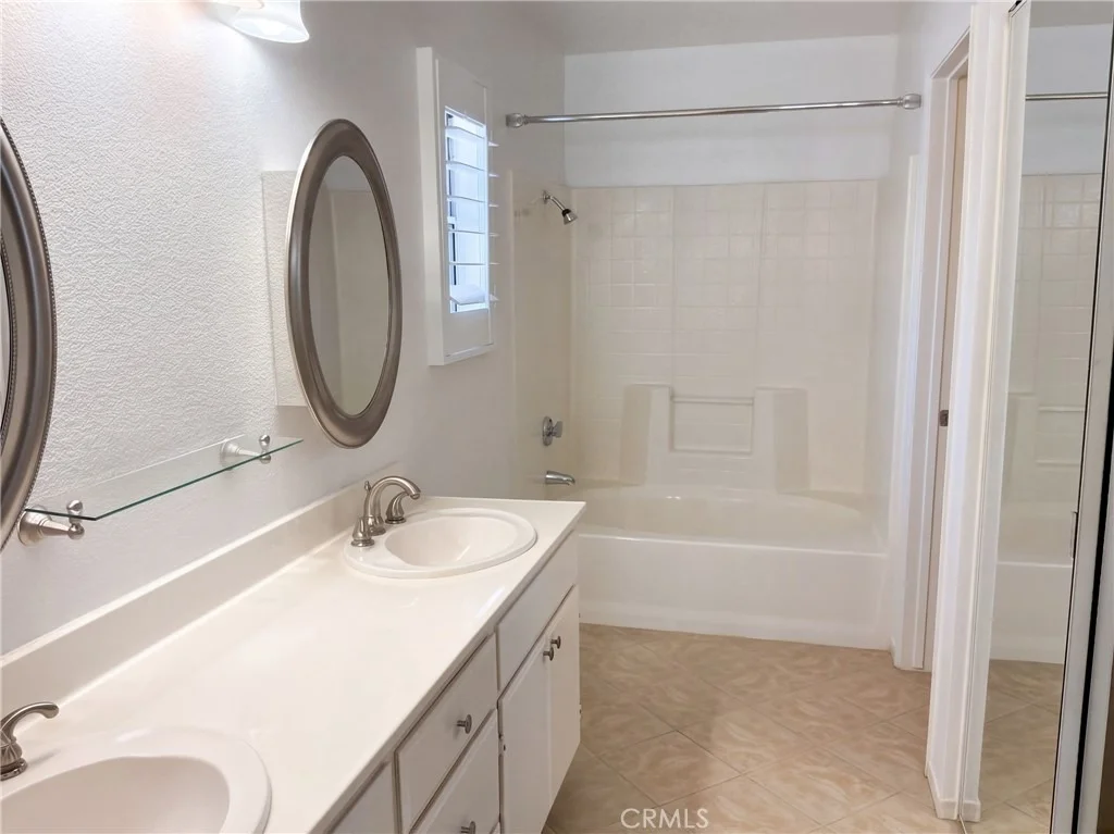 Photo of 7776 Somerset