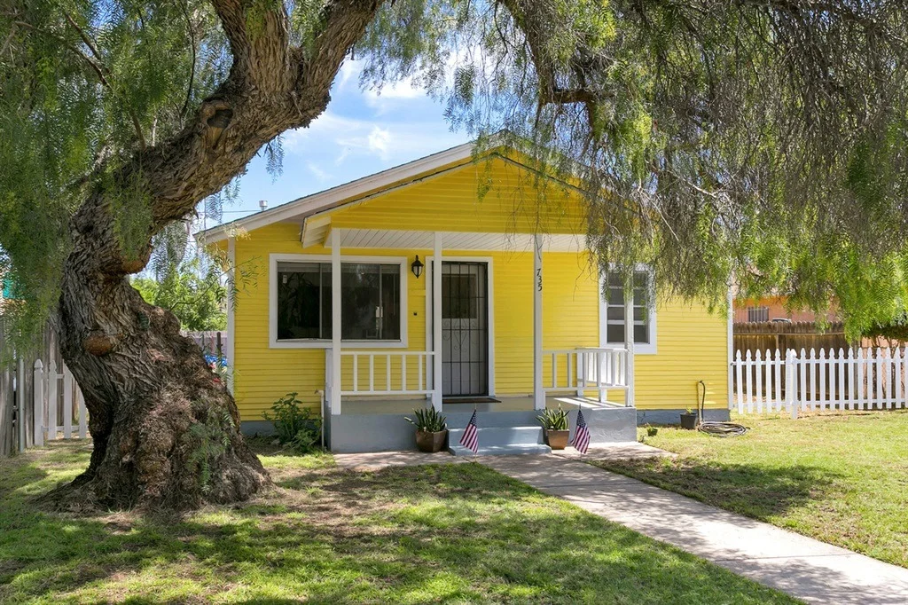 Photo of 735 W 9th Ave.