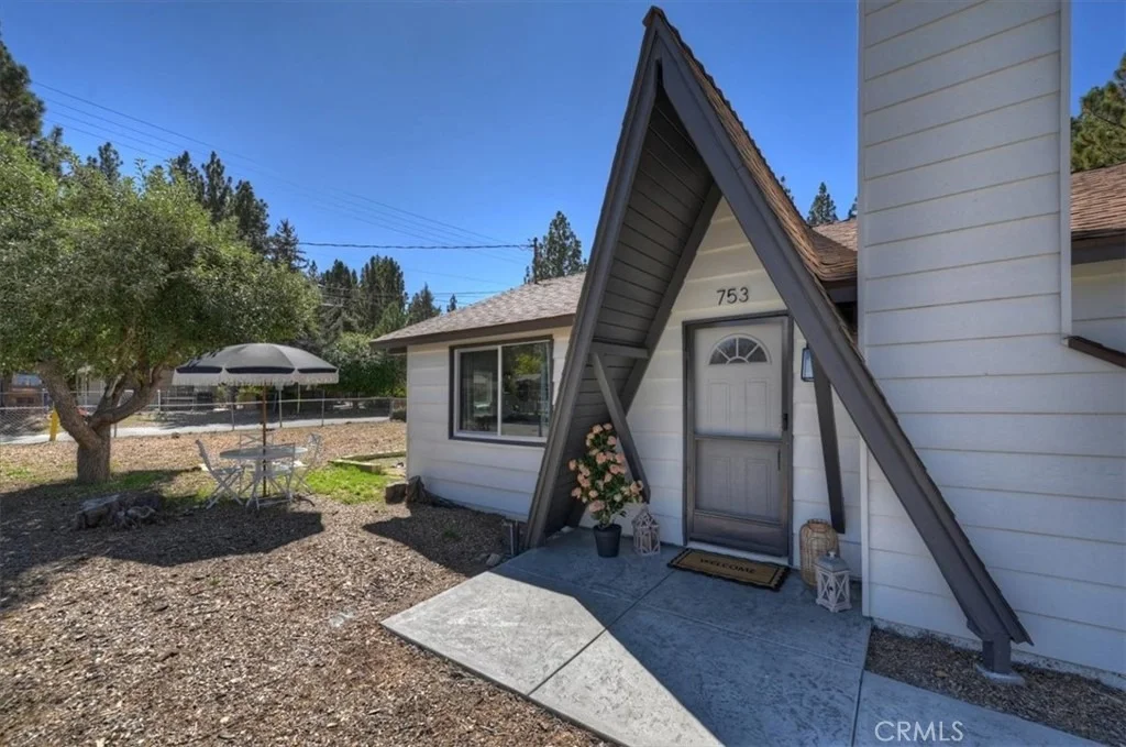 Photo of 753 Elysian