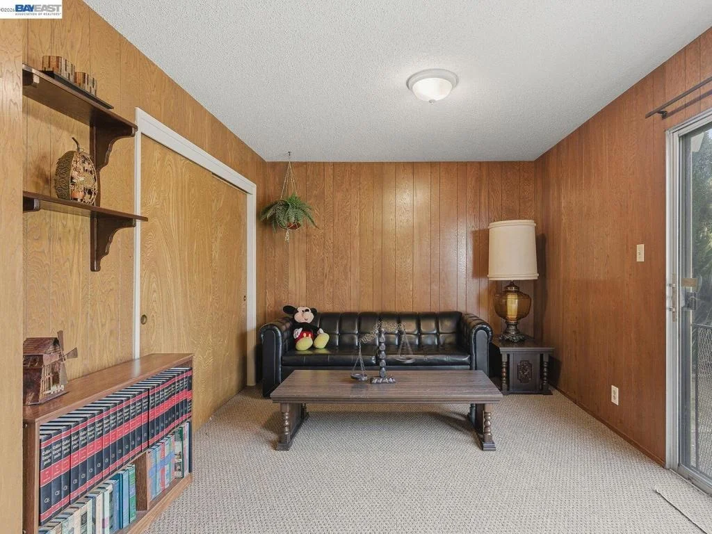 Photo of 836 Hawthorne Dr
