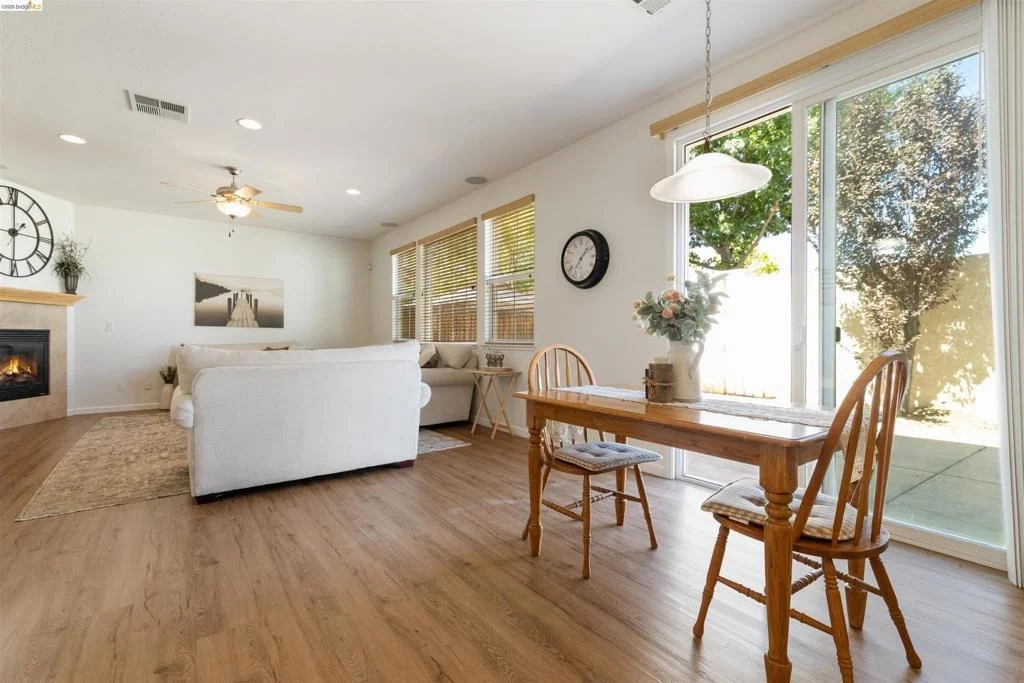 Photo of 9569 California Oak Cir