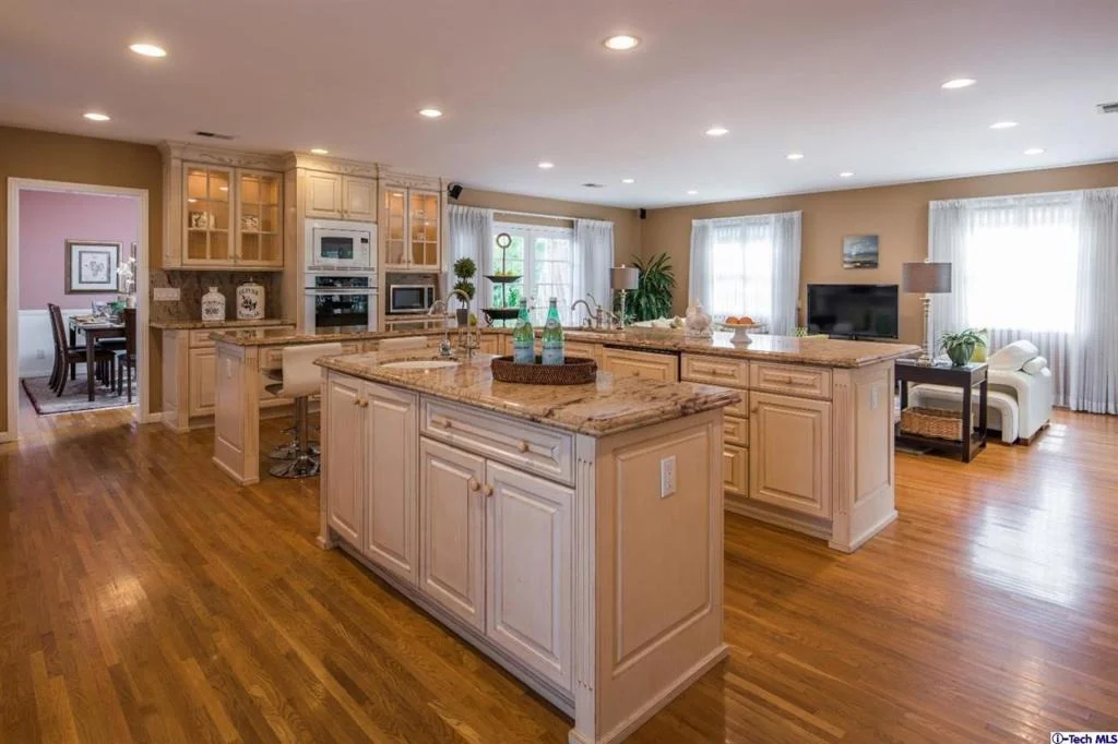 Photo of 2335 Lorain Road