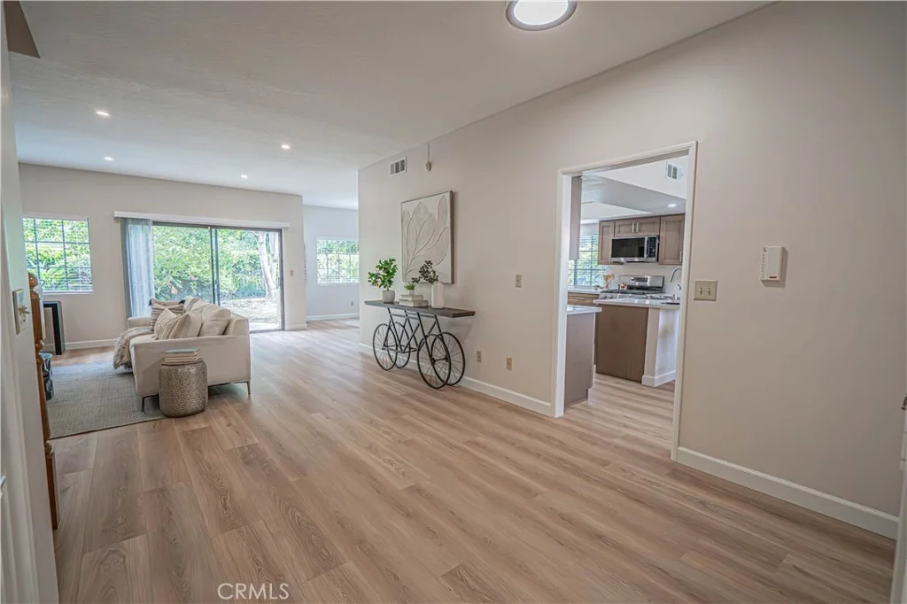 Photo of 6527 Beachview Drive