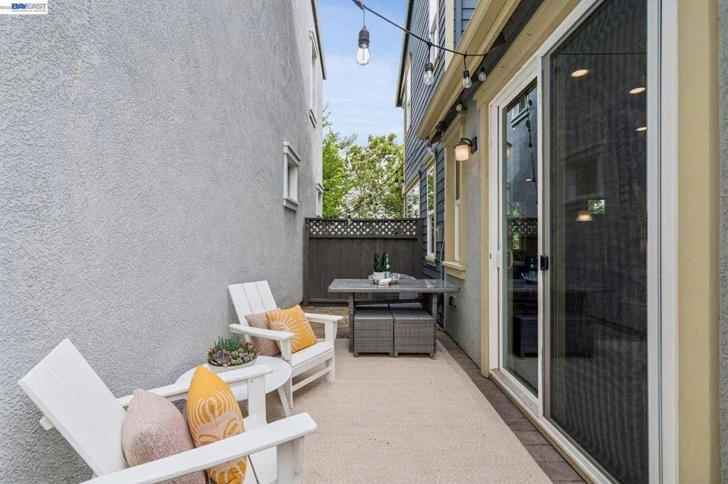 Photo of 1568 Clement Ave