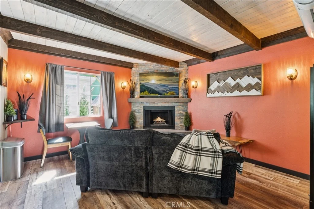 Photo of 903 W Rainbow Boulevard