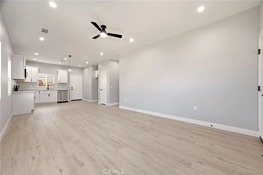 Photo of 1050 W Olive Street