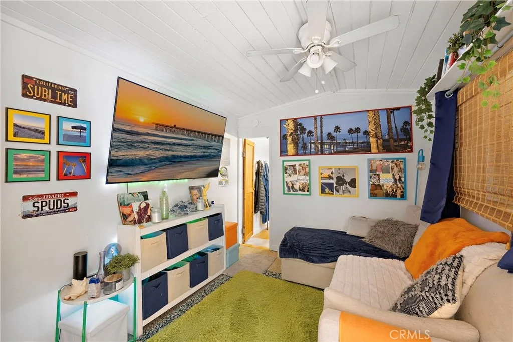 Photo of 102 Corona