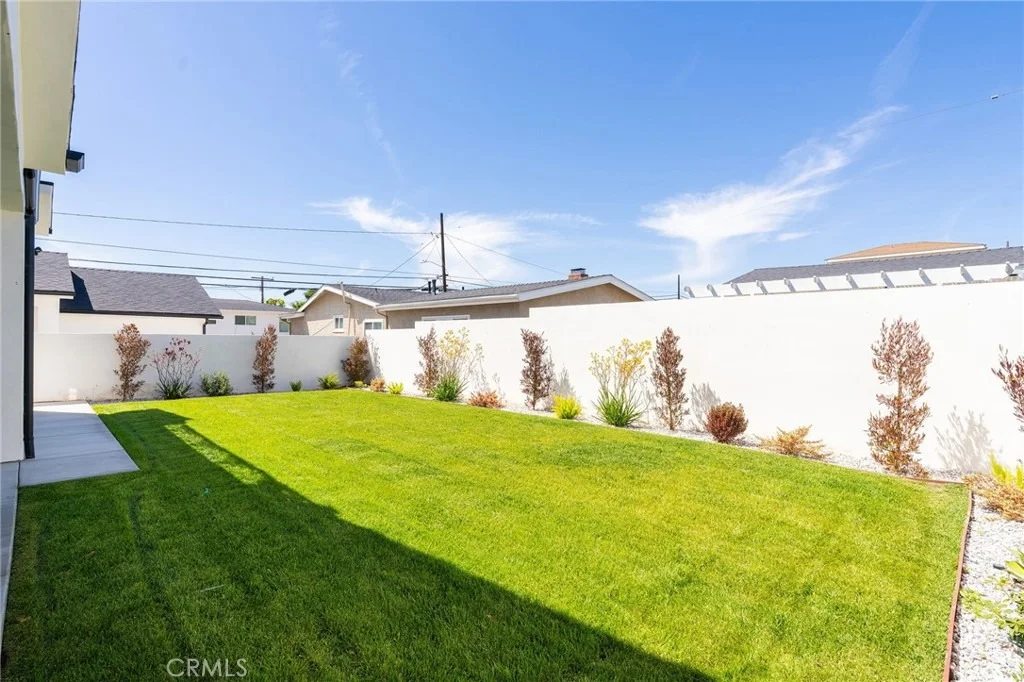 Photo of 2501 Curtis