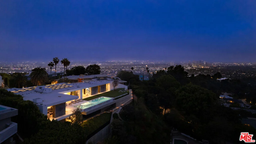 Photo of 9265 Robin Drive