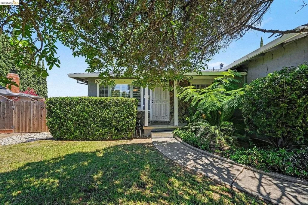 Photo of 1126 Mission Dr