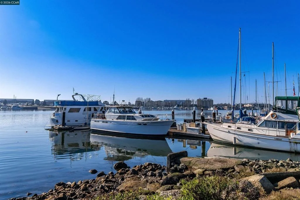 Photo of Unit 164 at 1 Embarcadero W