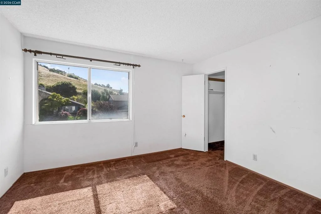 Photo of 121 Violet Rd