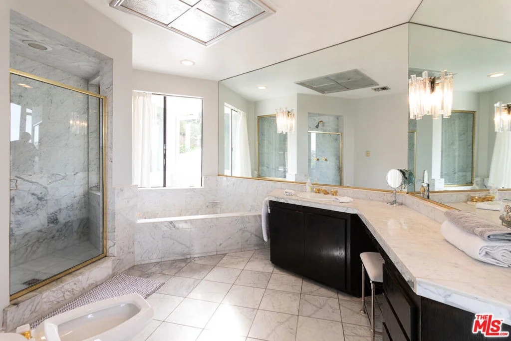 Photo of 960 Stradella Road