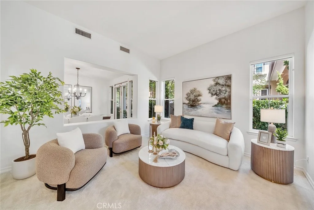 Photo of 7 Bayleaf Ln