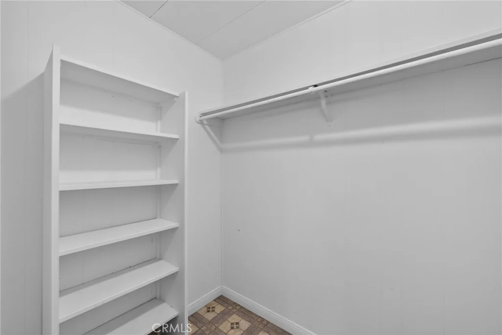 Photo of 39346 Contreras
