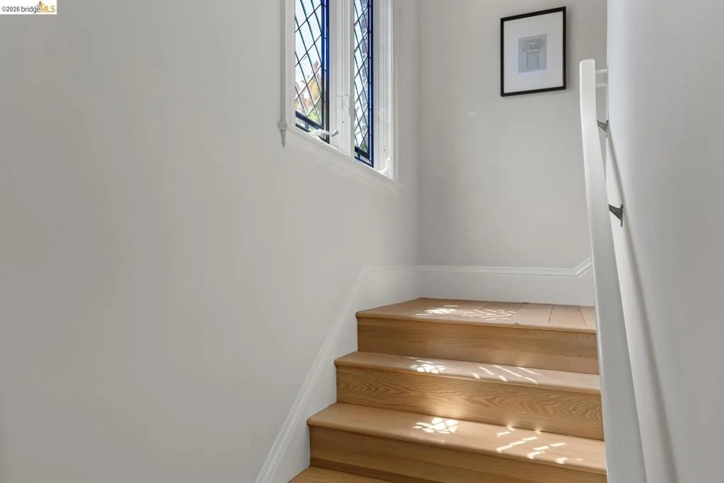 Photo of 618 Mountain Blvd