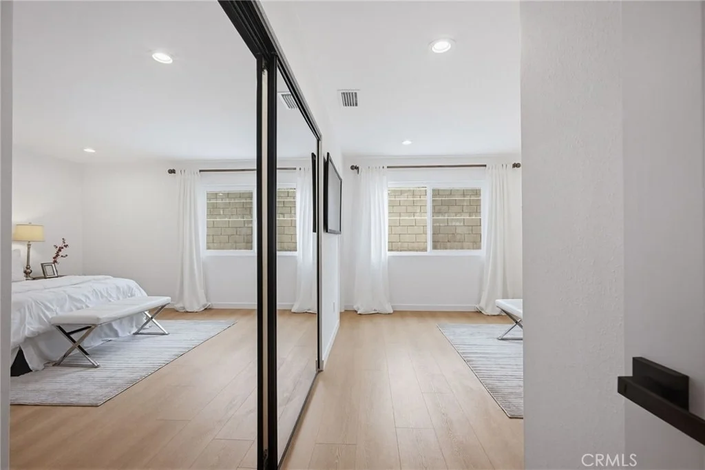 Photo of 7355 Vineyard Avenue