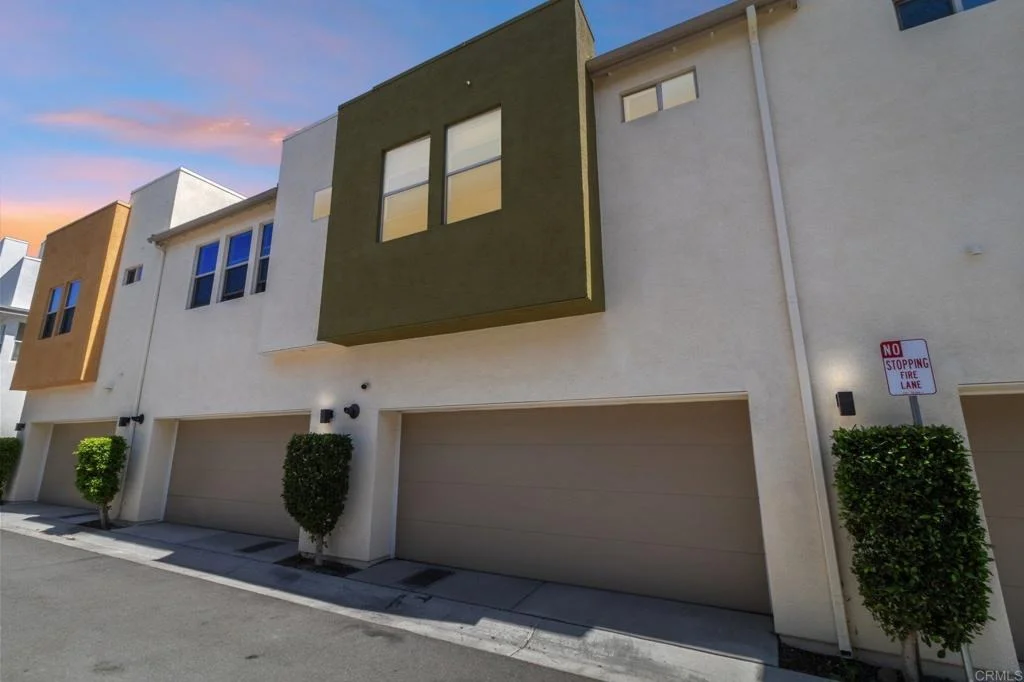 Photo of Unit 3 at 2054 Foxtrot Loop