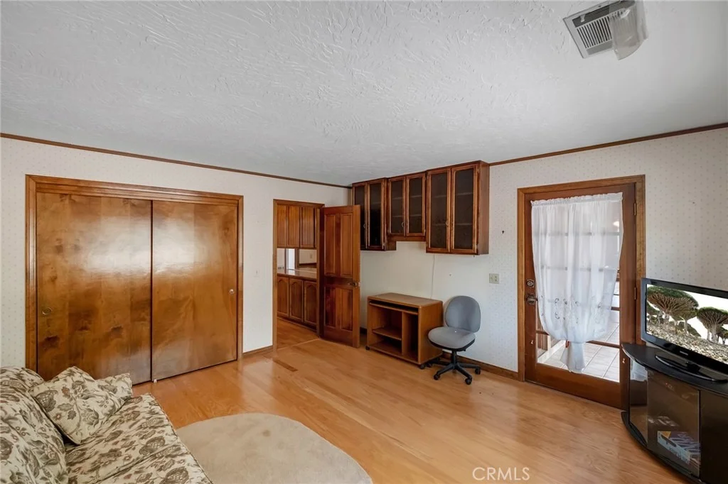 Photo of 7040 Kenyon