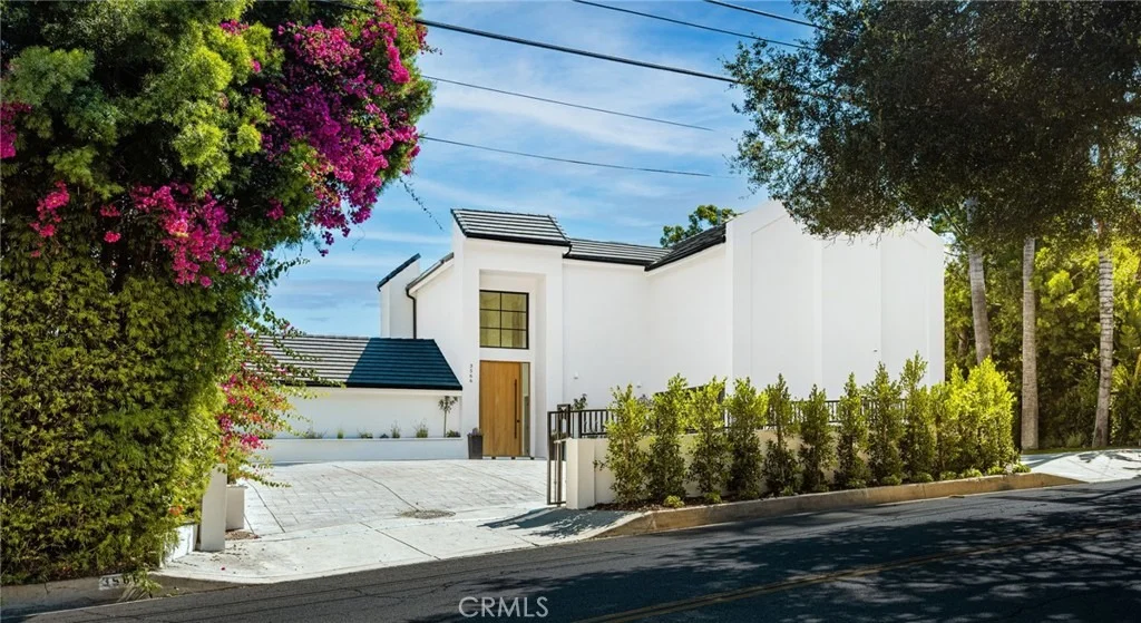 Photo of 3566 Beverly Glen